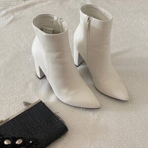 Dream Pairs White Heeled Boots